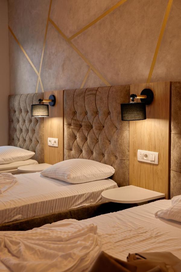 Amico Hotel Приштина Экстерьер фото