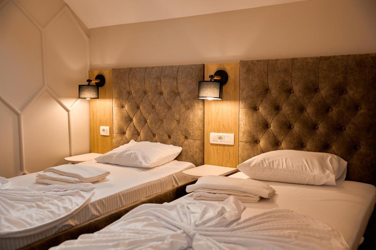 Amico Hotel Приштина Экстерьер фото