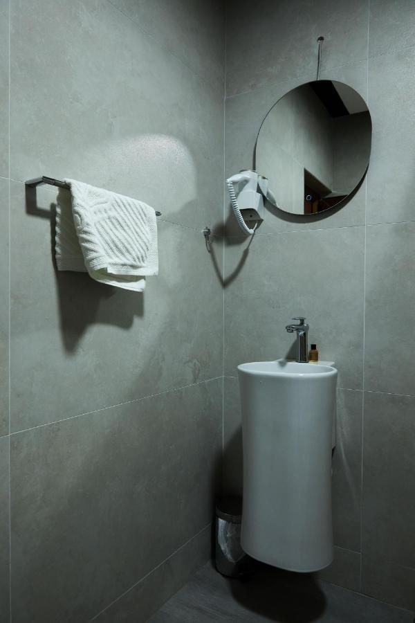 Amico Hotel Приштина Экстерьер фото