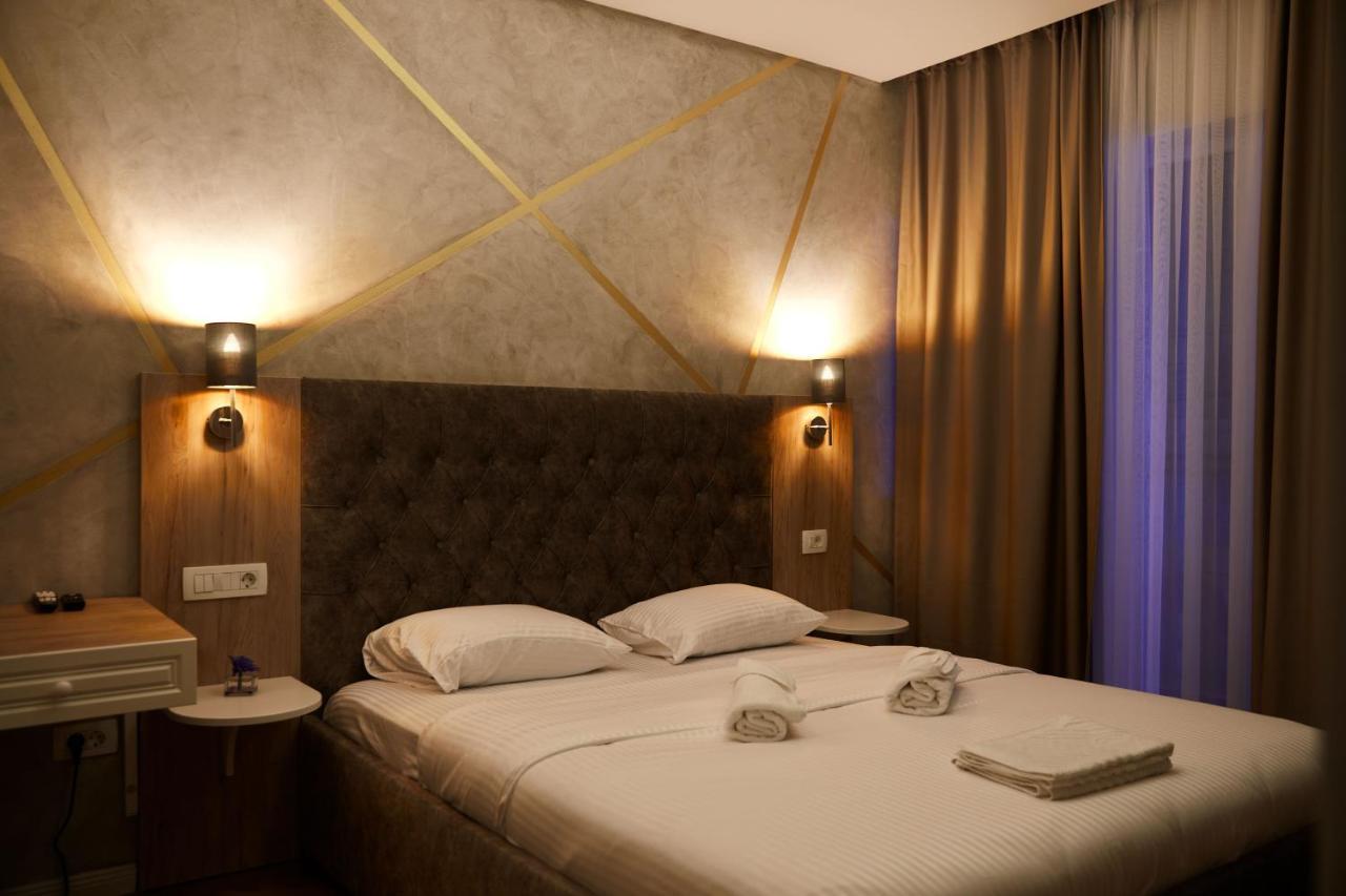 Amico Hotel Приштина Экстерьер фото