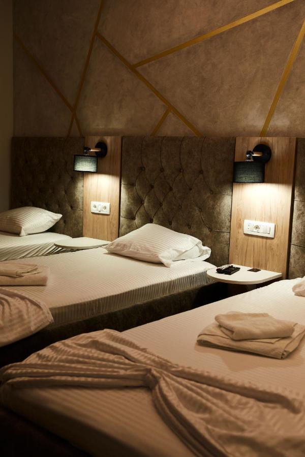 Amico Hotel Приштина Экстерьер фото