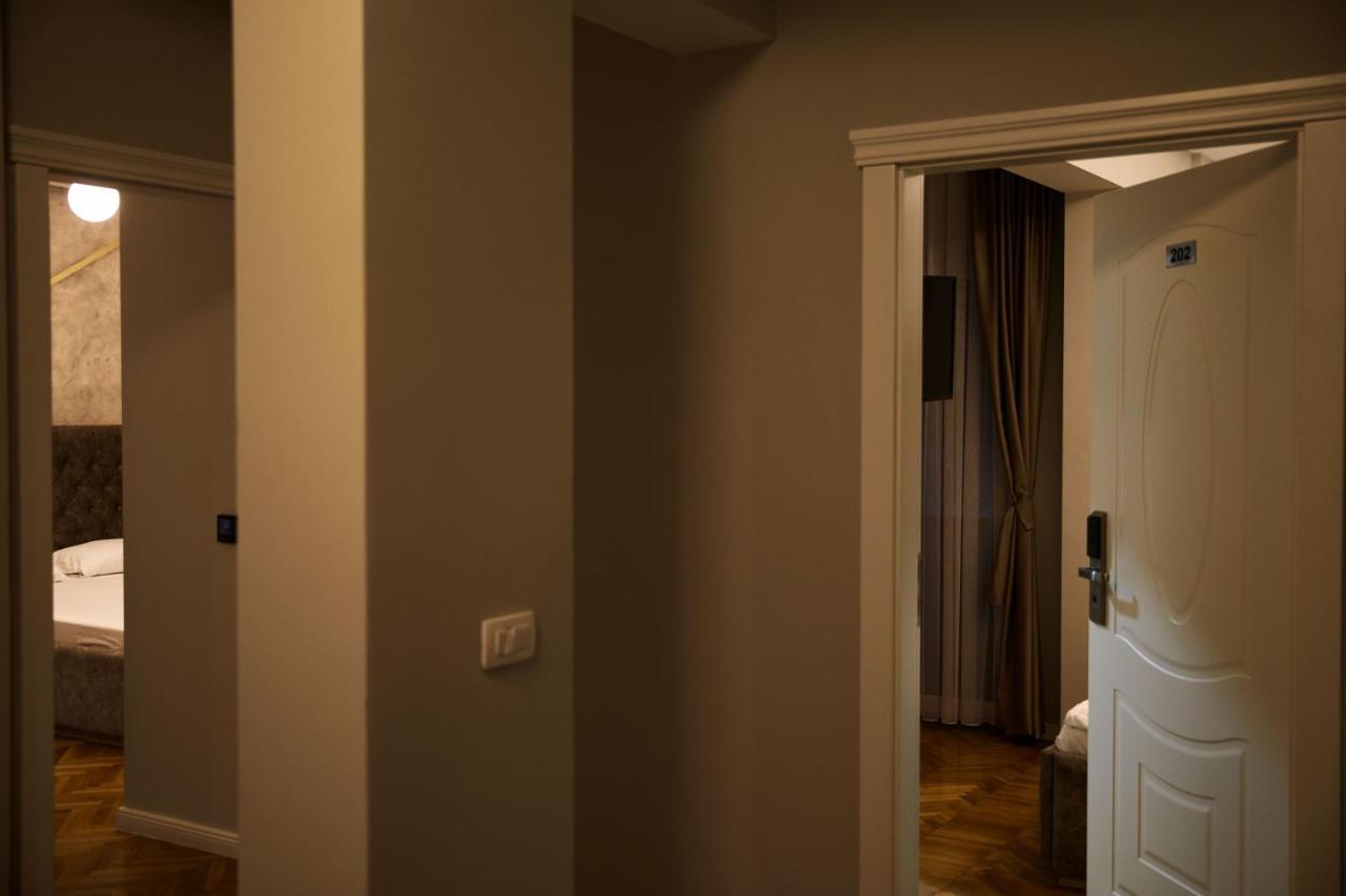 Amico Hotel Приштина Экстерьер фото